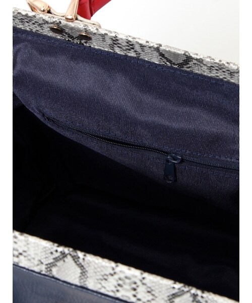 interstaple（インターステイプル）の「パイソンコンビ口金ボストン【予約】（ボストンバッグ・レディース・NAVY/BLK/BG・F）」の7枚目の写真