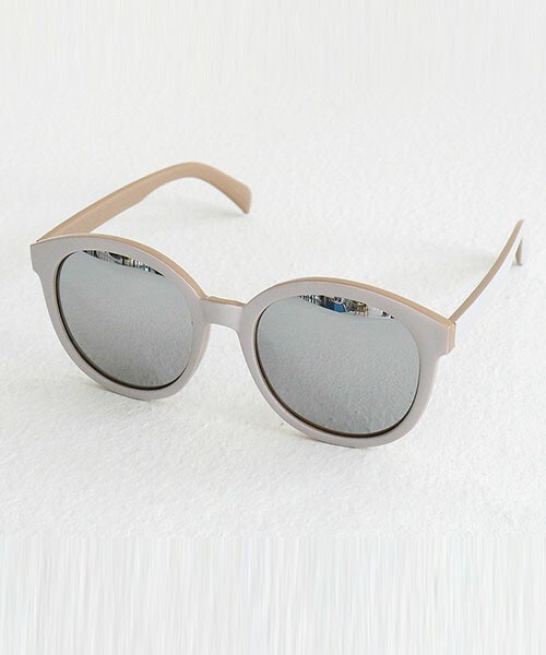 DHOLIC（ディーホリック）の「7colors ミラーサングラス（サングラス・レディース・クリーム/ピンク/グレーベージュ/ダークグレー/クリア/ブルー/ブラック・FREE/FREEf）」の3枚目の写真