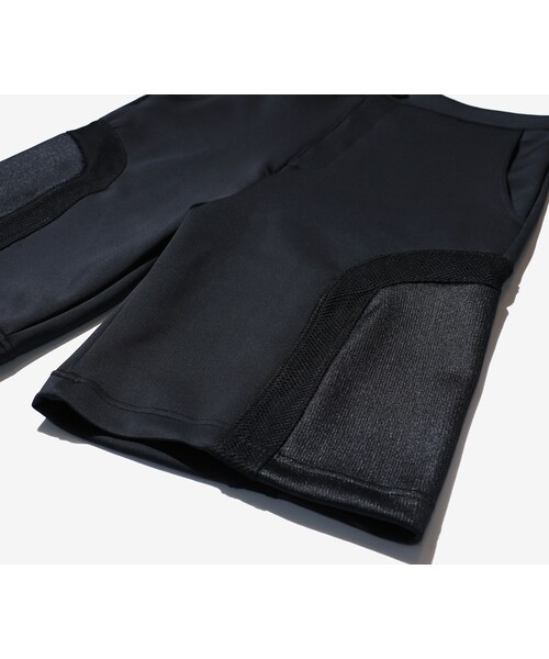 Acrosphere(アクロスファー)の「Reflection black scuba shorts(カーゴパンツ・メンズ・Black・M,L)」の2枚目の写真