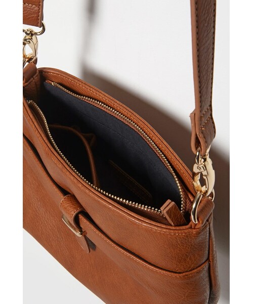 FOREVER 21(フォーエバー トゥエンティーワン)の「FOREVER 21 Classic Faux Leather Crossbody(ハンドバッグ・レディース・Black/Beige/Red・One size)」の10枚目の写真