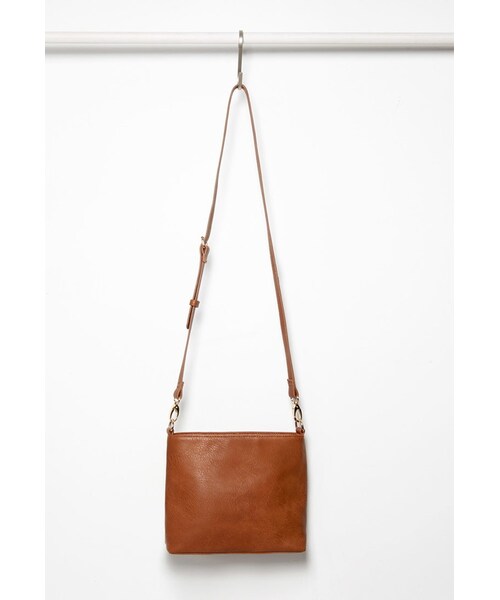 FOREVER 21(フォーエバー トゥエンティーワン)の「FOREVER 21 Classic Faux Leather Crossbody(ハンドバッグ・レディース・Black/Beige/Red・One size)」の13枚目の写真