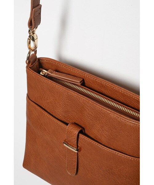 FOREVER 21(フォーエバー トゥエンティーワン)の「FOREVER 21 Classic Faux Leather Crossbody(ハンドバッグ・レディース・Black/Beige/Red・One size)」の18枚目の写真