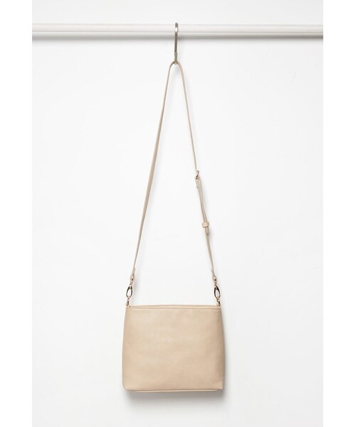 FOREVER 21(フォーエバー トゥエンティーワン)の「FOREVER 21 Classic Faux Leather Crossbody(ハンドバッグ・レディース・Black/Beige/Red・One size)」の16枚目の写真
