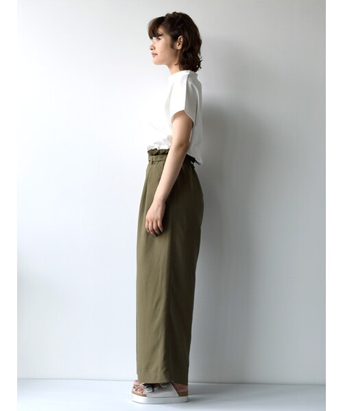 w closet（ダブルクローゼット）の「ベルト付きタック入りワイドパンツ（パンツ・レディース・D.ベージュ7/カーキ7・FREE）」の4枚目の写真