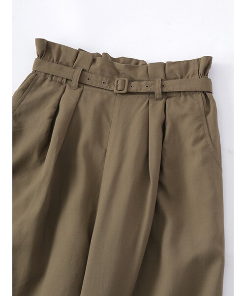 w closet（ダブルクローゼット）の「ベルト付きタック入りワイドパンツ（パンツ・レディース・D.ベージュ7/カーキ7・FREE）」の6枚目の写真