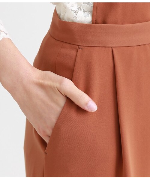 MADEMOISELLE ROPE'(マドモアゼル ロペ)の「2WayVネックサロペット(パンツ・レディース・ブラック/ブラウン系/カーキ・36/38)」の8枚目の写真