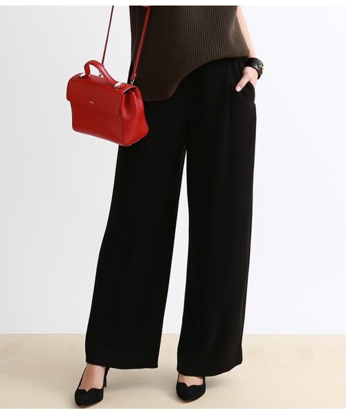 MADEMOISELLE ROPE'(マドモアゼル ロペ)の「2WayVネックサロペット(パンツ・レディース・ブラック/ブラウン系/カーキ・36/38)」の2枚目の写真