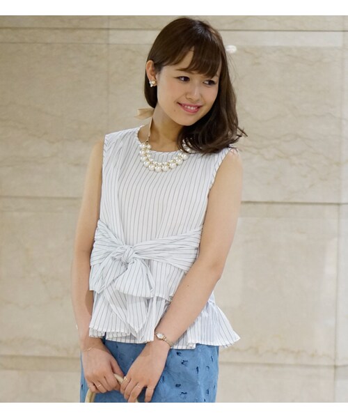 laboratory work（ラボラトリーワーク）の「ウエストリボンペプラムノースリーブブラウス（トップス・レディース・ホワイト/ホワイト系/ブルー系/カーキ・M）」の2枚目の写真