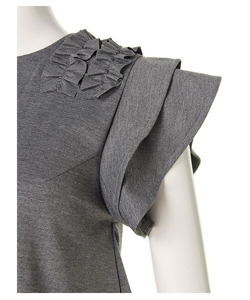 MIIA(ミーア)の「袖フリルカットトップス(トップス・レディース・ブラック/チャコールグレー/オフホワイト系・F)」の8枚目の写真