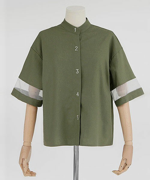 DHOLIC（ディーホリック）の「ナンバー刺繍ボタンシャツ（シャツ/ブラウス・レディース・ホワイト/カーキ・FREE）」の2枚目の写真