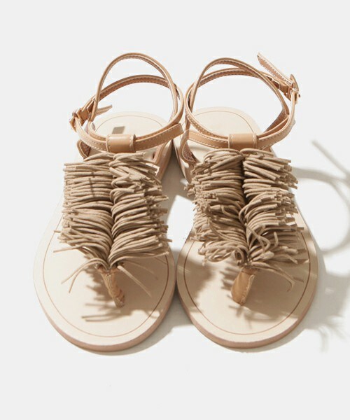 imvely（-）の「タッセルビーチサンダル（サンダル・レディース・black/beige・230/235/240/245/250）」の2枚目の写真