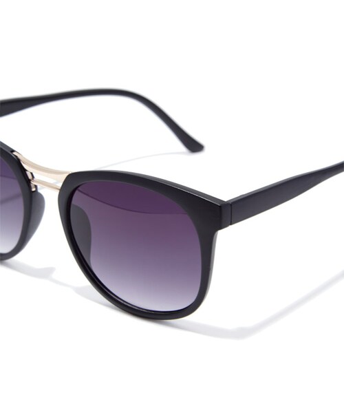 FOREVER 21（フォーエバー トゥエンティーワン）の「FOREVER 21 Matte Frame Gradated Sunglasses（サングラス・レディース・Gold/Brown・One size）」の4枚目の写真