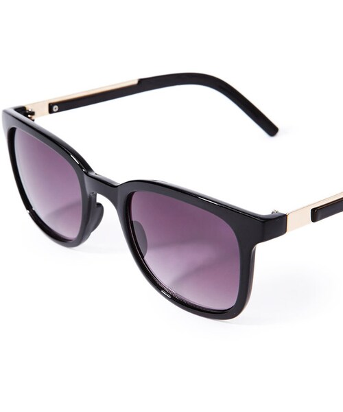 FOREVER 21（フォーエバー トゥエンティーワン）の「FOREVER 21 Metal-Accented Square Sunglasses（サングラス・レディース・Black・One size）」の3枚目の写真