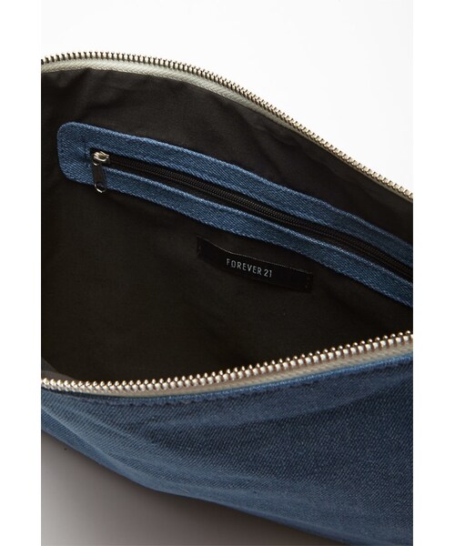 FOREVER 21（フォーエバー トゥエンティーワン）の「FOREVER 21+ Unstructured Denim Clutch（クラッチバッグ・レディース・Blue・One size）」の2枚目の写真