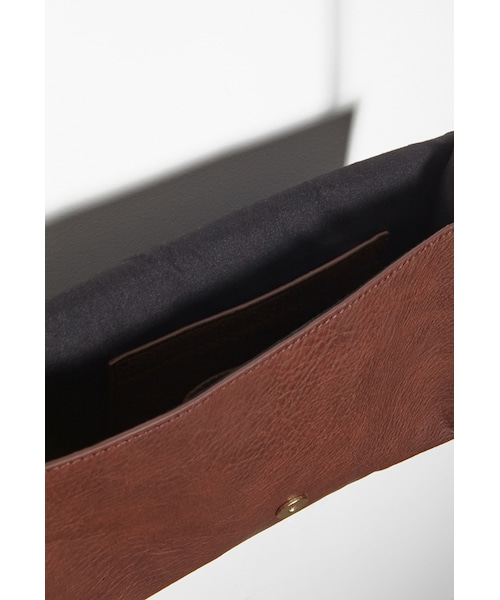 FOREVER 21（フォーエバー トゥエンティーワン）の「FOREVER 21 Knotted Flap Crossbody（ショルダーバッグ・レディース・Black/Brown・One size）」の8枚目の写真