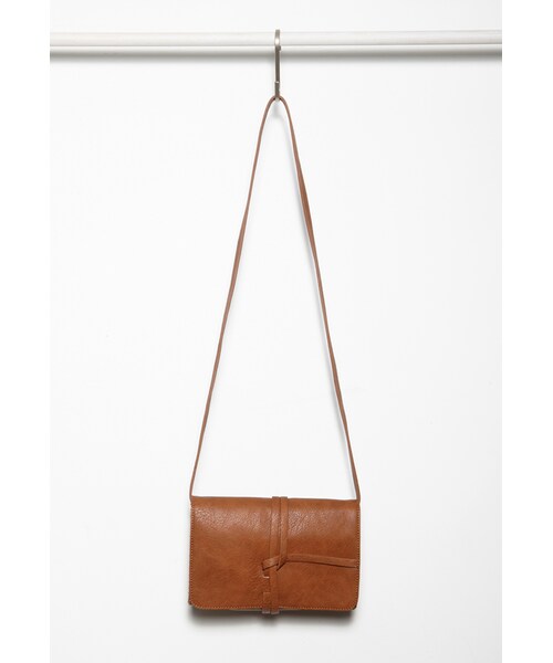 FOREVER 21（フォーエバー トゥエンティーワン）の「FOREVER 21 Knotted Flap Crossbody（ショルダーバッグ・レディース・Black/Brown・One size）」の7枚目の写真
