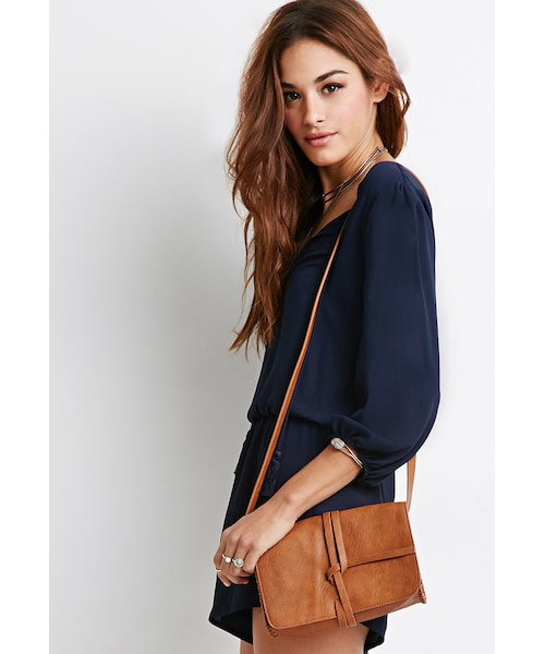 FOREVER 21（フォーエバー トゥエンティーワン）の「FOREVER 21 Knotted Flap Crossbody（ショルダーバッグ・レディース・Black/Brown・One size）」の4枚目の写真