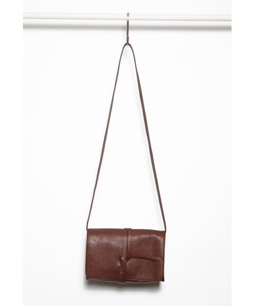 FOREVER 21（フォーエバー トゥエンティーワン）の「FOREVER 21 Knotted Flap Crossbody（ショルダーバッグ・レディース・Black/Brown・One size）」の17枚目の写真