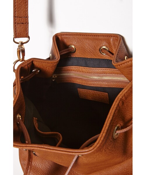 FOREVER 21（フォーエバー トゥエンティーワン）の「FOREVER 21+ Faux Leather Bucket Bag（ショルダーバッグ・レディース・Black/Brown/White・One size）」の16枚目の写真