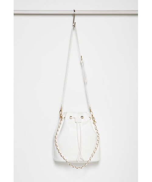 FOREVER 21（フォーエバー トゥエンティーワン）の「FOREVER 21+ Faux Leather Bucket Bag（ショルダーバッグ・レディース・Black/Brown/White・One size）」の9枚目の写真
