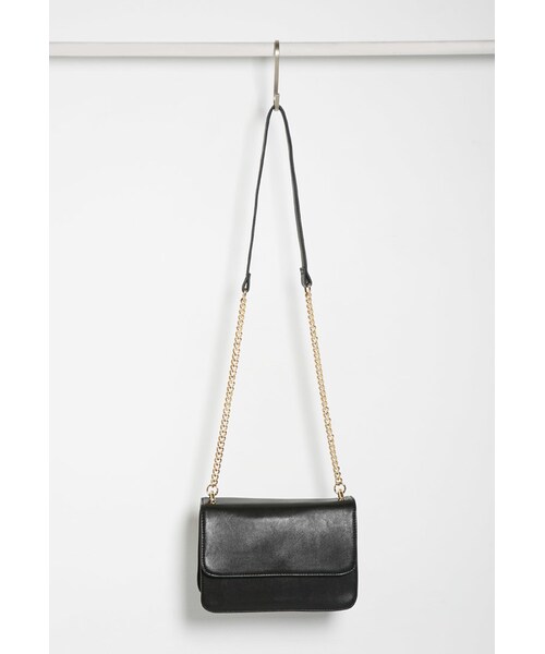FOREVER 21（フォーエバー トゥエンティーワン）の「FOREVER 21 Structured Flap-Top Crossbody（ショルダーバッグ・レディース・Black/Red/Brown・One size）」の17枚目の写真