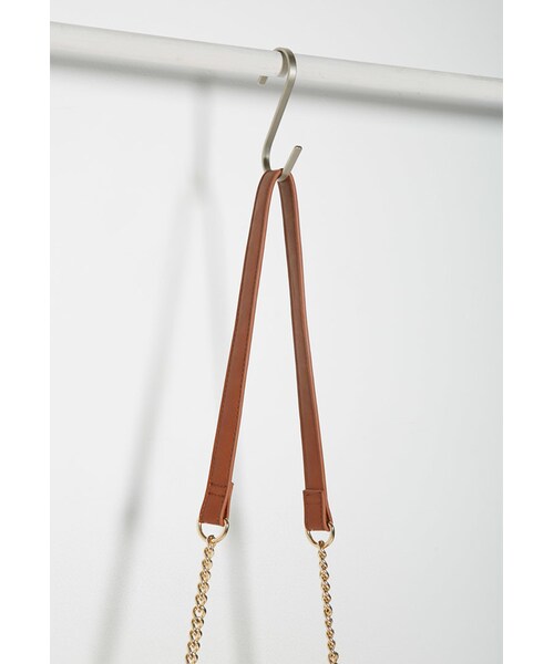 FOREVER 21（フォーエバー トゥエンティーワン）の「FOREVER 21 Structured Flap-Top Crossbody（ショルダーバッグ・レディース・Black/Red/Brown・One size）」の14枚目の写真