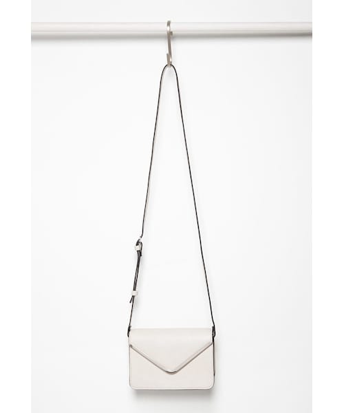 FOREVER 21（フォーエバー トゥエンティーワン）の「FOREVER 21 Mini Faux Leather Crossbody（ショルダーバッグ・レディース・Black/Brown・One size）」の11枚目の写真