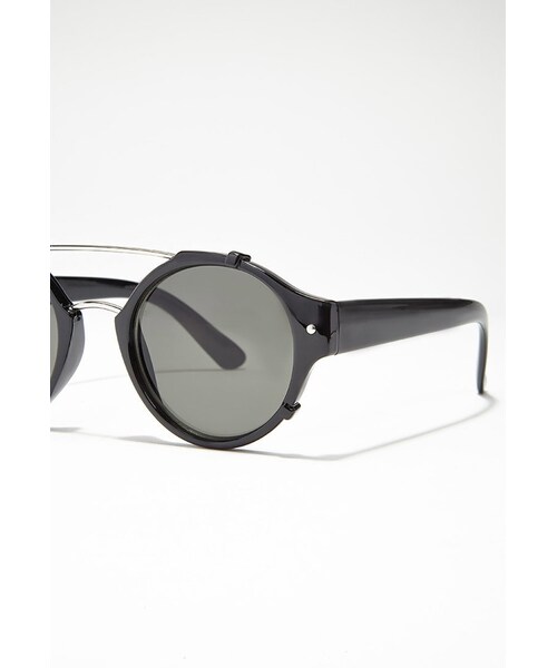 FOREVER 21（フォーエバー トゥエンティーワン）の「FOREVER 21 Spitfire Flick Sunglasses（サングラス・レディース・Black・One size）」の2枚目の写真