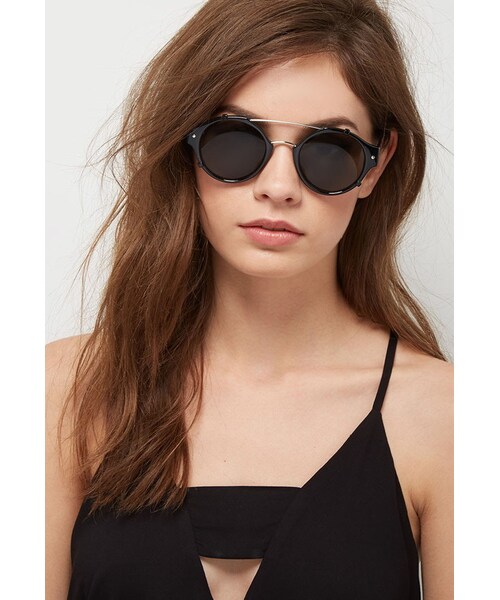 FOREVER 21（フォーエバー トゥエンティーワン）の「FOREVER 21 Spitfire Flick Sunglasses（サングラス・レディース・Black・One size）」の5枚目の写真