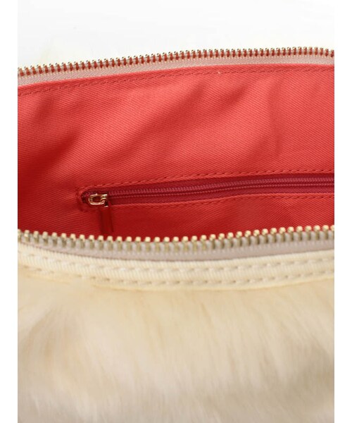 31 Sons de mode（トランテアン　ソン　ドゥ　モード）の「≪秋物ポイント2倍≫配色ファー／ボアクラッチ（バッグ・レディース・ブルー/オフホワイト/パープル/ピンク・フリー）」の10枚目の写真