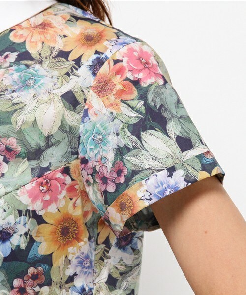 BE NEAT（ビーニート）の「BE NEAT 花柄ハーフスリーブシャツ（シャツ/ブラウス・レディース・その他・FREE）」の7枚目の写真