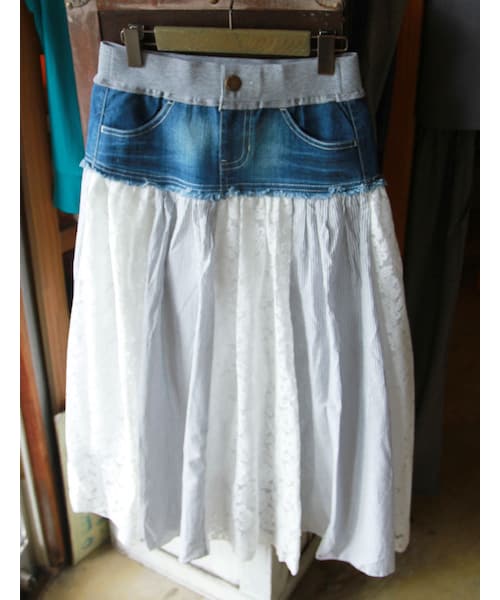 italie to france（イタフラ）の「テレビ番組ナマイキボイスで着用！デニムとストライプ×花レース切替スカート（スカート・レディース・その他）」の7枚目の写真