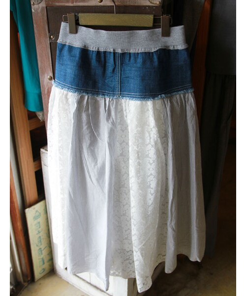 italie to france（イタフラ）の「テレビ番組ナマイキボイスで着用！デニムとストライプ×花レース切替スカート（スカート・レディース・その他）」の5枚目の写真