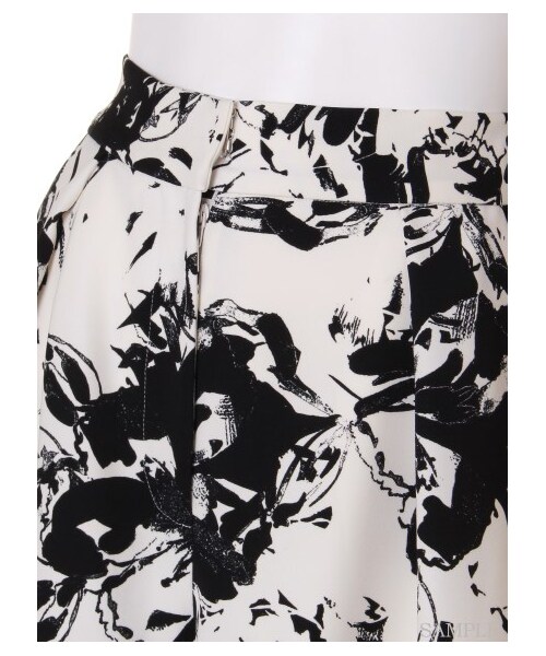 FRAY I.D（フレイアイディー）の「ボリュームガウチョパンツ（ワイドパンツ・レディース・KKI/NVY/WHTxBLK・0/1）」の7枚目の写真