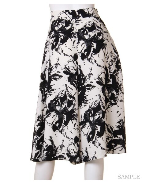 FRAY I.D（フレイアイディー）の「ボリュームガウチョパンツ（ワイドパンツ・レディース・KKI/NVY/WHTxBLK・0/1）」の5枚目の写真