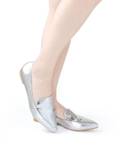 RANDA（ランダ）の「ポインテッドトゥオペラフラットシューズ（シューズ・レディース・ゴールド/シルバー/スネーク・22.5/23.0/23.5/24.0/24.5/25.0）」の4枚目の写真