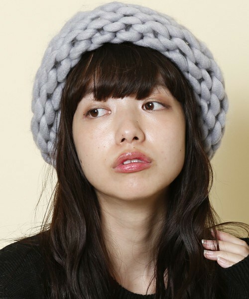 Capelli（カペリ）の「手編みニット帽 lワイドケーブルニット