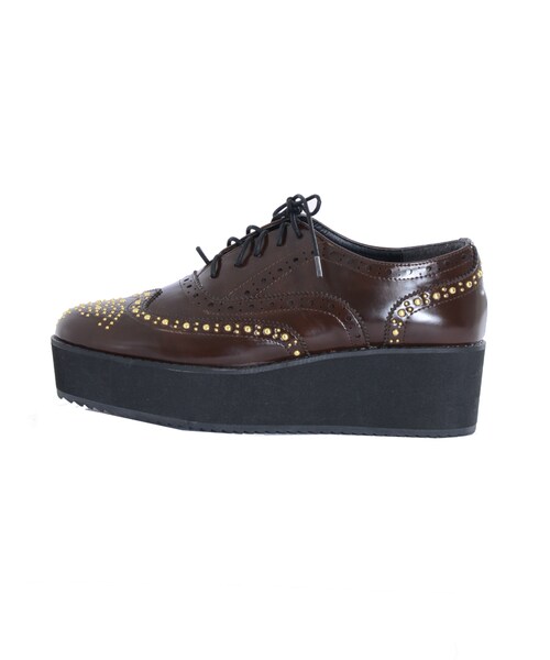 jouetie（ジュエティ）の「厚底スタッズウイングチップシューズ（シューズ・レディース・ブラック/ブラウン）」の2枚目の写真