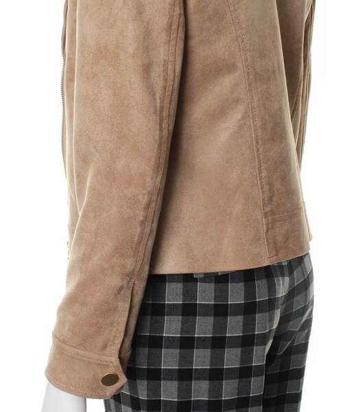 31 Sons de mode（トランテアン　ソン　ドゥ　モード）の「≪秋物ポイント2倍≫スエードライダースジャケット（ジャケット/アウター・レディース・ブラック/ベージュ/キャメル・36/38）」の10枚目の写真