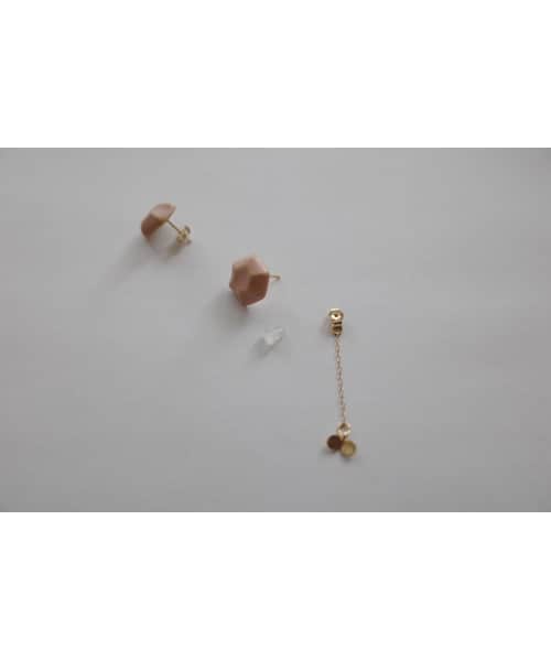 atelier bloom（アトリエブルーム）の「陶の宝石ピアス ピンク色（ピアス（両耳用）・レディース・その他）」の4枚目の写真