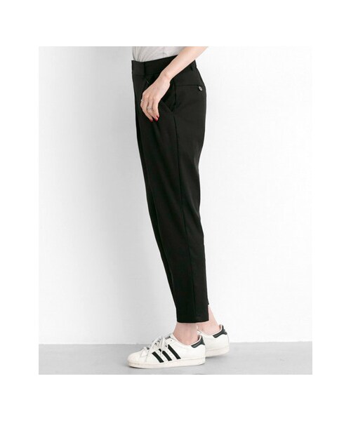 URBAN RESEARCH（アーバンリサーチ）の「テンセルストレッチタックテーパードパンツ（パンツ・レディース・BEIGE/BLACK・36/38）」の8枚目の写真