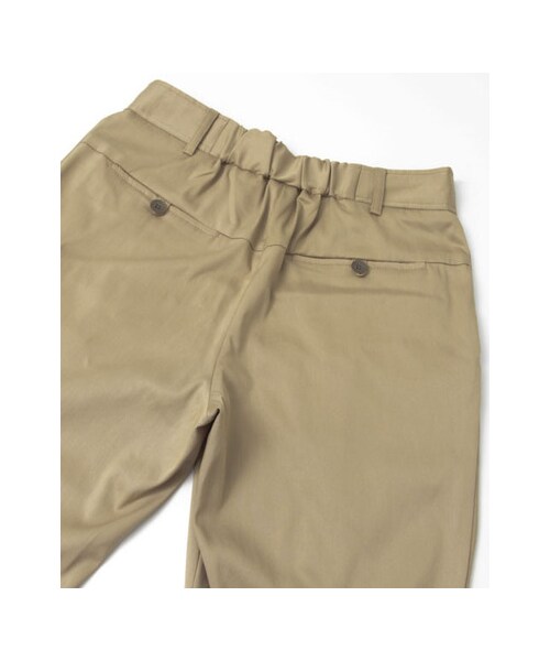 URBAN RESEARCH（アーバンリサーチ）の「テンセルストレッチタックテーパードパンツ（パンツ・レディース・BEIGE/BLACK・36/38）」の14枚目の写真