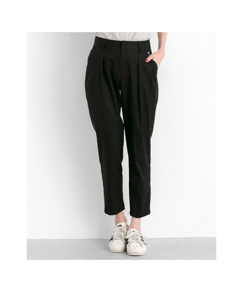 URBAN RESEARCH（アーバンリサーチ）の「テンセルストレッチタックテーパードパンツ（パンツ・レディース・BEIGE/BLACK・36/38）」の7枚目の写真