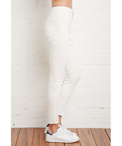 FOREVER 21（フォーエバー トゥエンティーワン）の「FOREVER 21 Classic High-Waisted Skinny Jeans（デニムパンツ・レディース・White・24/25/26/27/28/29/30/31）」の4枚目の写真