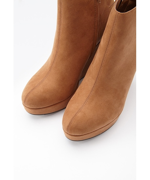 FOREVER 21(フォーエバー トゥエンティーワン)の「FOREVER 21 Faux Suede Wedge Booties(ブーツ・レディース・Black/Brown・5.5/6/6.5/7/7.5/8/8.5/9/10)」の3枚目の写真