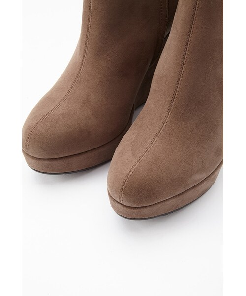FOREVER 21(フォーエバー トゥエンティーワン)の「FOREVER 21 Faux Suede Wedge Booties(ブーツ・レディース・Black/Brown・5.5/6/6.5/7/7.5/8/8.5/9/10)」の8枚目の写真