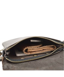 Handmade（ハンドメイド）の「コンチョ付 鹿革×レザーポシェット