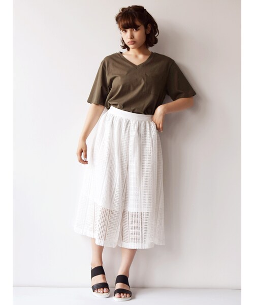 w closet(ダブルクローゼット)の「ポケット付きVネックTシャツ(トップス・レディース・オフホワイト/グレー※7/カーキ/ブラック※7・FREE)」の12枚目の写真