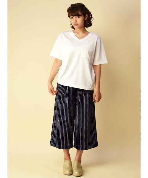 w closet(ダブルクローゼット)の「ポケット付きVネックTシャツ(トップス・レディース・オフホワイト/グレー※7/カーキ/ブラック※7・FREE)」の11枚目の写真