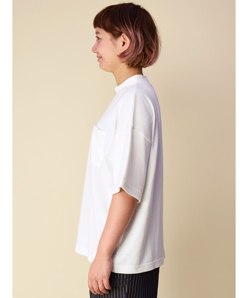 w closet(ダブルクローゼット)の「ハイネックポケ付きTシャツ(トップス・レディース・オフホワイト/グレー/キャメル/ブラック・FREE)」の6枚目の写真